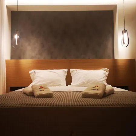 Triple A - Prime Location - Between Monastiraki & Syntagma Square-free Parking! Hotel apartamentowy Ateny