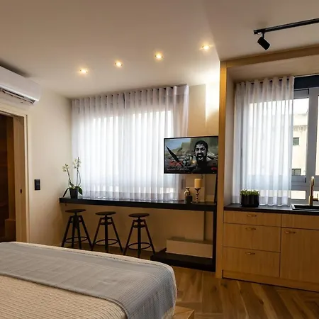 Triple A - Prime Location - Between Monastiraki & Syntagma Square-free Parking! Hotel apartamentowy *
