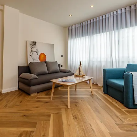 Aparthotel Triple A - Prime Location - Between Monastiraki & Syntagma Square-free Parking! *