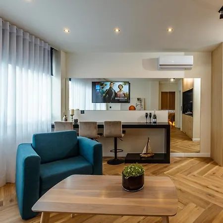 Triple A - Prime Location - Between Monastiraki & Syntagma Square-free Parking! Aparthotel